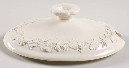 Cream Color on Cream Color (Plain Edge) Lid for Gravy Boat