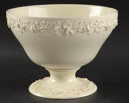 Cream Color on Cream Color (Plain Edge) 7" Footed Bowl