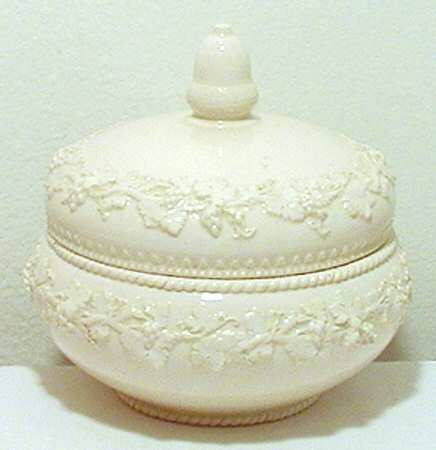 Cream Color on Cream Color (Plain Edge) Powder Box with Lid