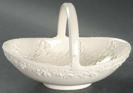 Cream Color on Cream Color (Plain Edge) 7" Handled Basket