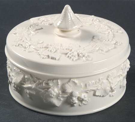 Cream Color on Cream Color (Plain Edge) Large Spiked Knob Box