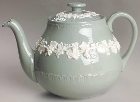 Cream Color on Celadon (Shell Edge) Teapot & Lid