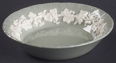 Cream Color on Celadon (Shell Edge) Fruit/Dessert (Sauce) Bowl