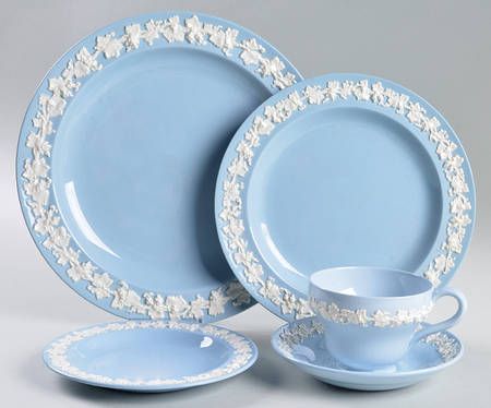 Cream Color on Lavender (Plain) 5 Piece Place Setting