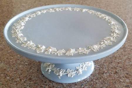 Cream Color on Lavender (Plain) 9" Diameter Pedestal Cake Stand