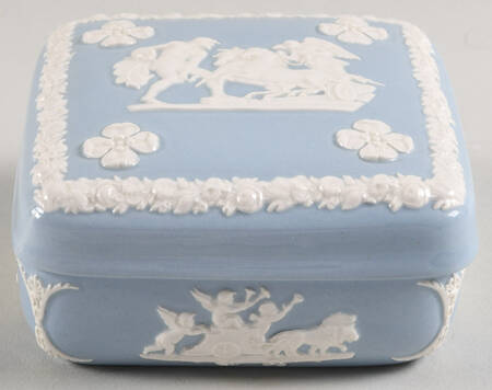 Cream Color on Lavender (Plain) Square Box & Lid