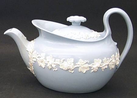 Cream Color on Lavender (Plain) Teapot & Lid