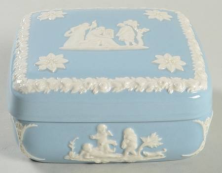Cream Color on Lavender (Plain) Square Box & Lid