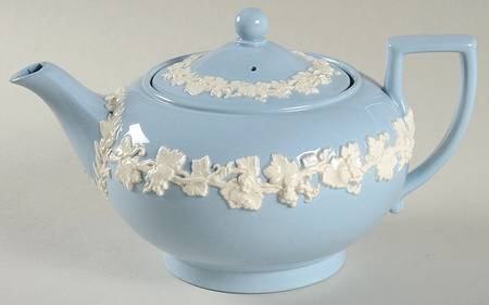 Cream Color on Lavender (Plain) Teapot & Lid