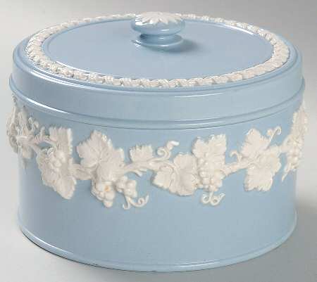 Cream Color on Lavender (Plain) Bon Bon & Lid