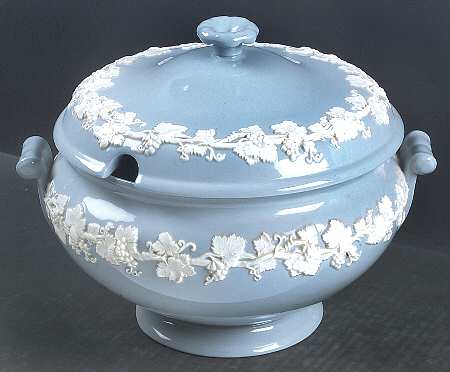 Cream Color on Lavender (Plain) Tureen &  Lid