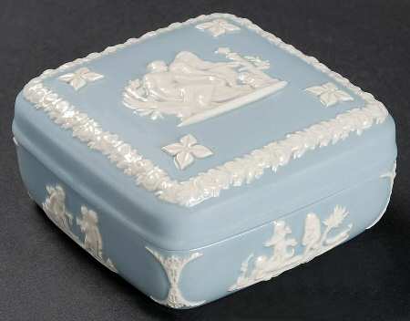 Cream Color on Lavender (Plain) Square Box & Lid