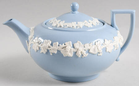 Cream Color on Lavender (Shell Edge) Teapot & Lid