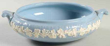 Cream Color on Lavender (Shell Edge) Round Vegetable No Lid