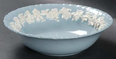 Cream Color on Lavender (Shell Edge) Coupe Cereal Bowl
