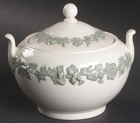 Celadon On Cream Color (Plain Edge) 146 Shape Sugar Bowl & Lid