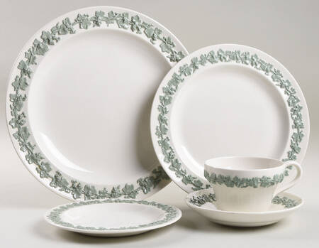 Celadon On Cream Color (Plain Edge) 40  Piece Estate Set