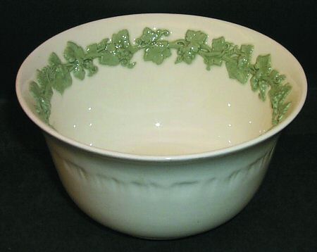 Celadon On Cream Color (Plain Edge) Cranberry Bowl