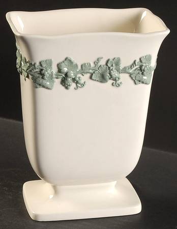 Celadon On Cream Color (Plain Edge) 7" Vase