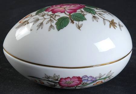 Charnwood (Bone) Medium Egg Box & Lid