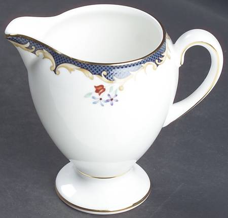 Chartley (Verge) Globe Shape Creamer