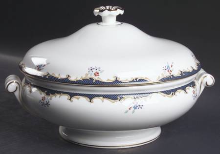Chartley (Verge) Round Covered Vegetable