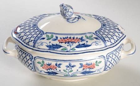 Cheadle Sauce Boat & Lid