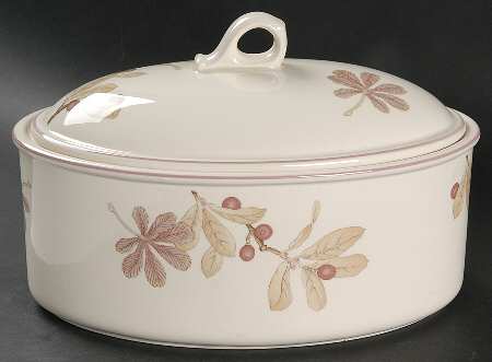 Chestnut 2.5 Quart Oval Covered Casserole