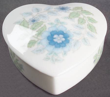 Clementine Heart Shape Box & Lid