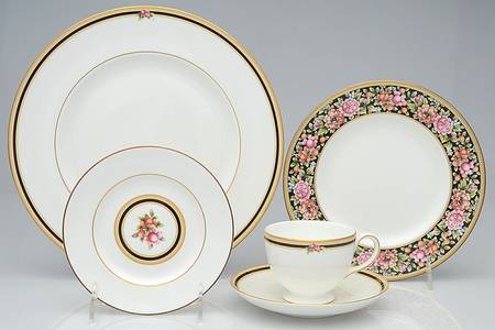 Clio 40 Piece Estate Set
