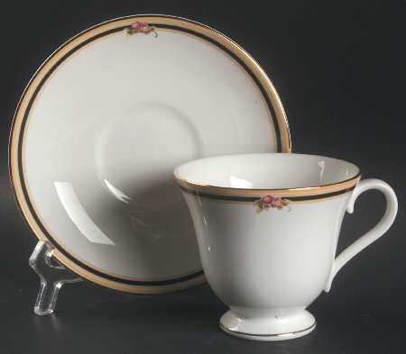 Clio Victoria Shape Footed Cup & Saucer Set