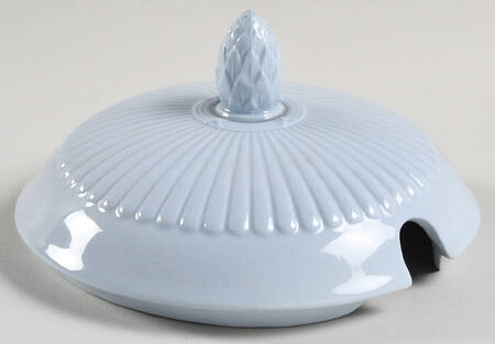 Clyde Blue Lid for Sauce Boat with Attached Underplate