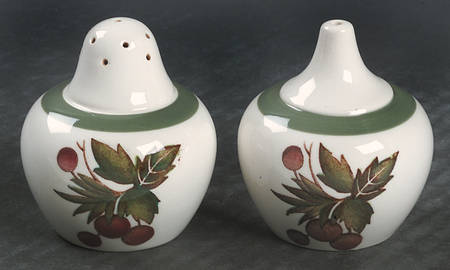 Covent Garden (Green On Edge)Tk605 Salt & Pepper Set