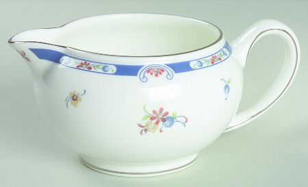 Colbert 146 Shape Creamer