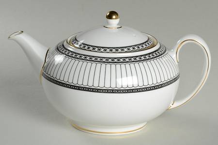 Colonnade Black Teapot & Lid