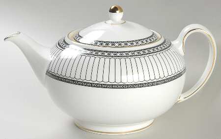 Colonnade Black Teapot & Lid