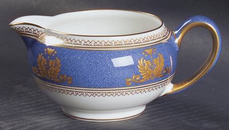 Columbia Powder Blue Rim (White Center) 146 Shape Creamer