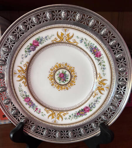 Columbia White (Center Medallion, Green Trim) Salad Plate with Sterling Rim