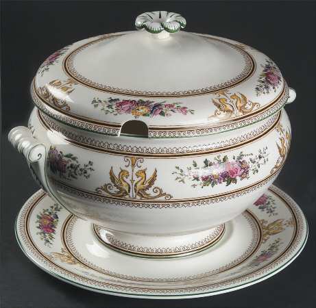 Columbia White (Center Medallion, Green Trim) Tureen & Lid w/Underplate