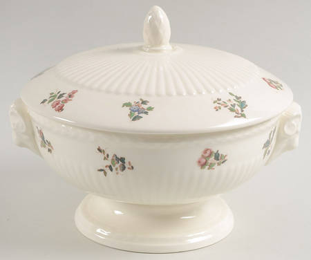 Conway Small Round Covered Vegetable
