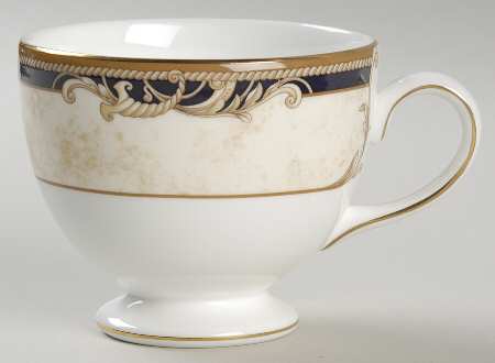 Cornucopia Leigh Shape Footed Cup