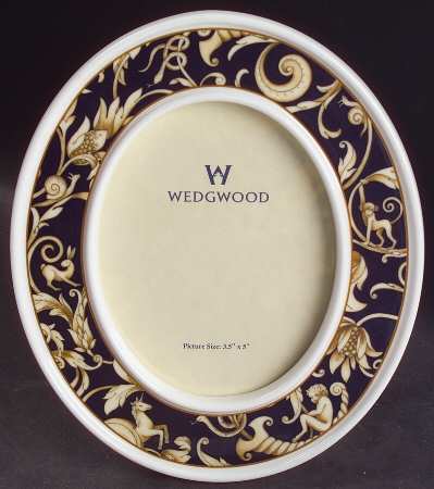 Cornucopia Oval Frame-Holds 3 1/2" X 5"