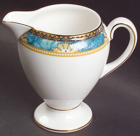 Curzon Globe Shape Creamer