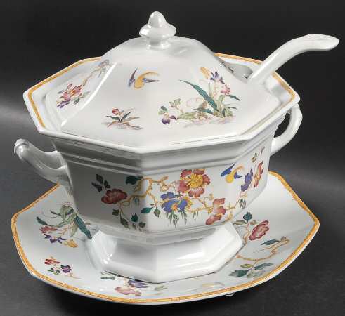 Devon Rose Tureen & Lid w/Ladle & Underplate