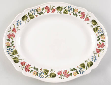 Derwent Scalloped 15" Oval Serving Platter