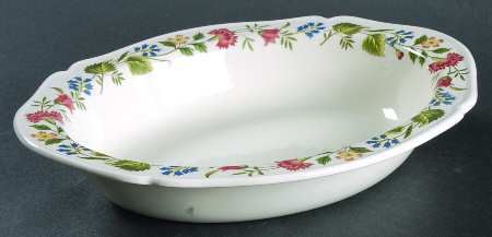 Derwent Scalloped 9" Oval Vegetable Bowl