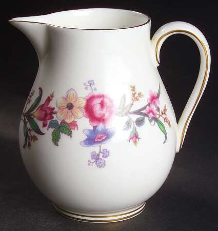 Devon Sprays Creamer