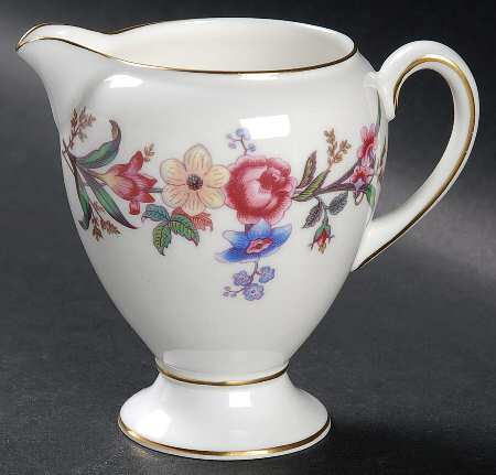 Devon Sprays Globe Shape Creamer