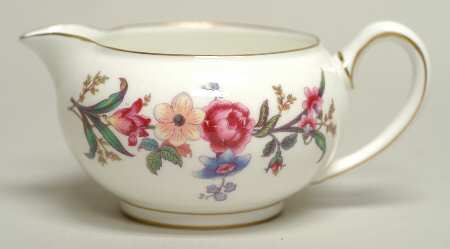 Devon Sprays 146 Shape Creamer