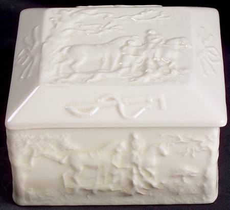 Devonshire (Off White) Square Box with Lid